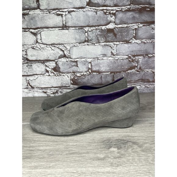 Vaneli Gray Suede Leather Perforated Slip On Wedge Shoes Women’s Sz 8.5W US/39EU - Picture 13 of 16